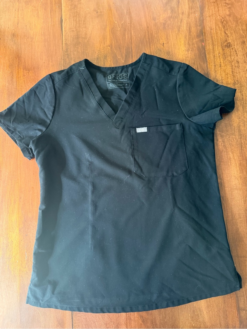 Figs Women’s Slate Grey V-Neck Pocket Tee